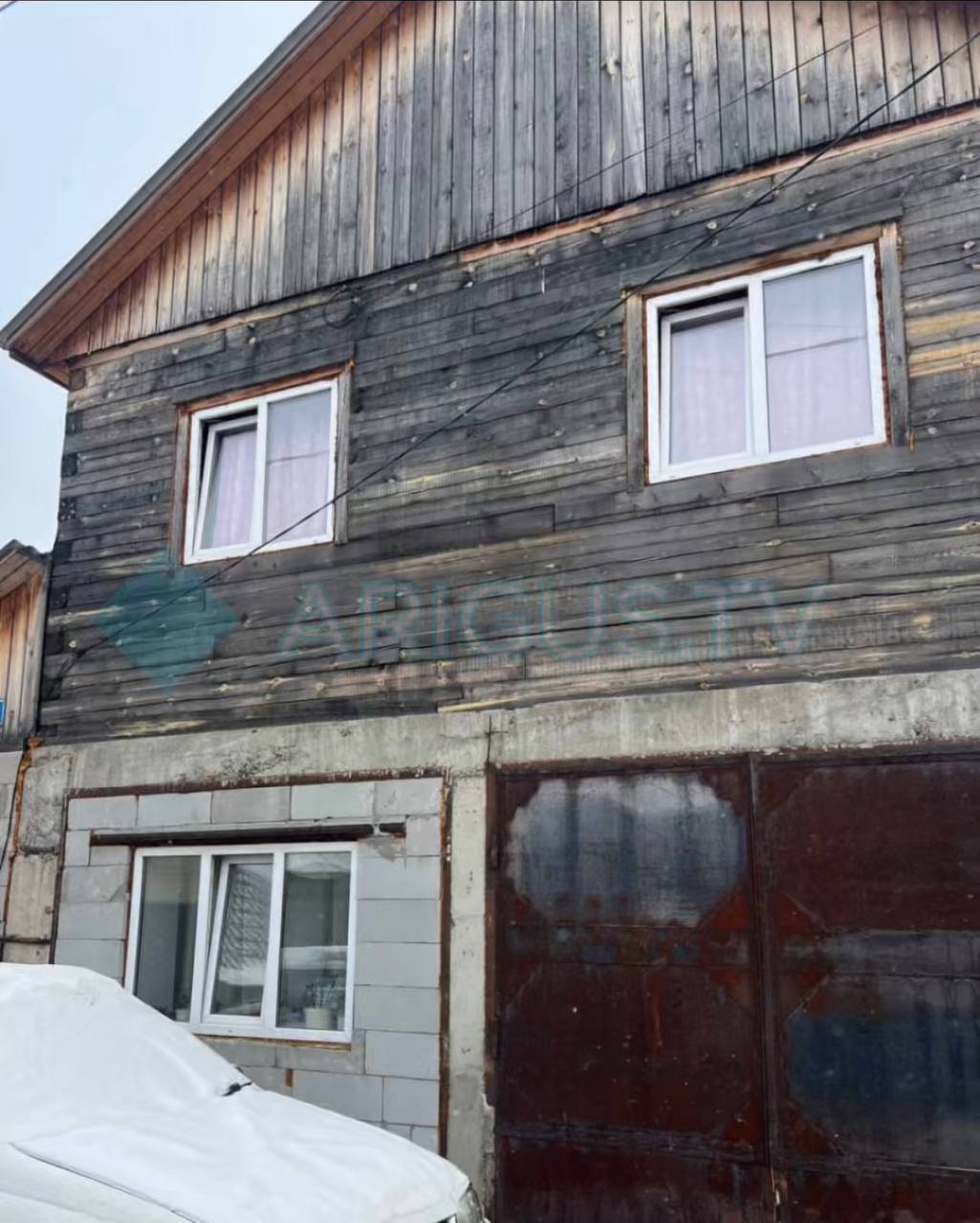 Сбор помощи объявили для осиротевших детей в Улан Удэ В Улан Удэ организовали сбор средств для поддержки детей оставшихся сиротами после страшной трагедии Напомним накануне в СНТ Черёмушки произошло отравление угарным газом в результате которого погибли родители и один ребенок Чудом избежали гибели семеро детей 18 летний и 17 летний юноши а также двое близнецов годовалый мальчик и три девочки в возрасте 11 8 и 6 лет Старшим братьям теперь предстоит взять на себя организацию похорон и заботу о младших братьях и сёстрах Оказать финансовую помощь семье можно перечислив средства по следующим реквизитам БАНК ВРЕМЕННО ПРИОСТАНОВИЛ ОПЕРАЦИИ ПО ПЕРЕВОДАМ Уточняем актуальные данные Канал Ариг Ус в MAX