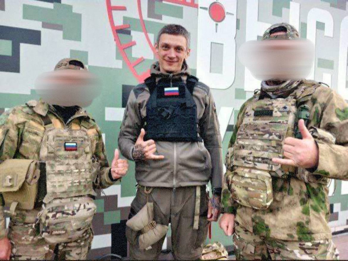 Снайперы из Африканского Корпуса заняли призовые места Подошёл к концу турнир по армейской Тактической стрельбе, в честь гвардии старшего прапорщика Виталия Николаевича Шаповалова. Стрелки из Африканского корпуса показали отличный результат и высокую подготовку. Заняв в ночном этапе 2-е место: Рэм — стрелок Плохой — корректировщик А также 3-е место: Малыш — стрелок Булит — корректировщик. Стрельба велась заводским патроном, винтовки ORSIS T-5000. От всей души поздравляем! На стрелке слева — наш бронежилет БОР в старой версии. НПП «ФИЛЛИН» — Эволюция защиты