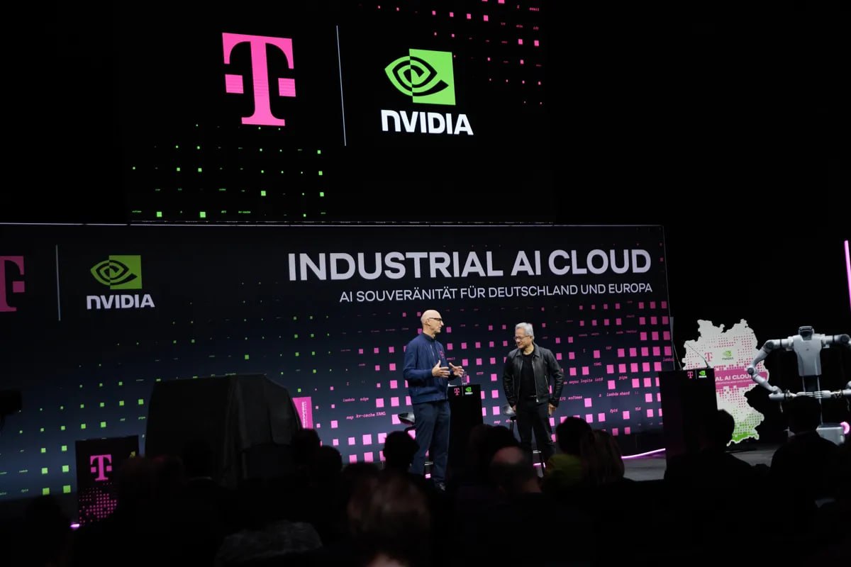 Компании Nvidia Corp и Deutsche Telekom AG строят в Германии центр обработки данных стоимостью 1 млрд евро для укрепления инфраструктуры в Европе способной обеспечивать работу сложных систем искусственного интеллекта NVDA Объект начнет работу в первом квартале 2026 года и расширит существующий объект в Мюнхене при этом SAP поставит свою технологическую бизнес платформу и приложения В проекте будет задействовано до 10 000 современных чипов что позволит увеличить вычислительную мощность искусственного интеллекта в Германии примерно на 50 jkinvest news jkinvest