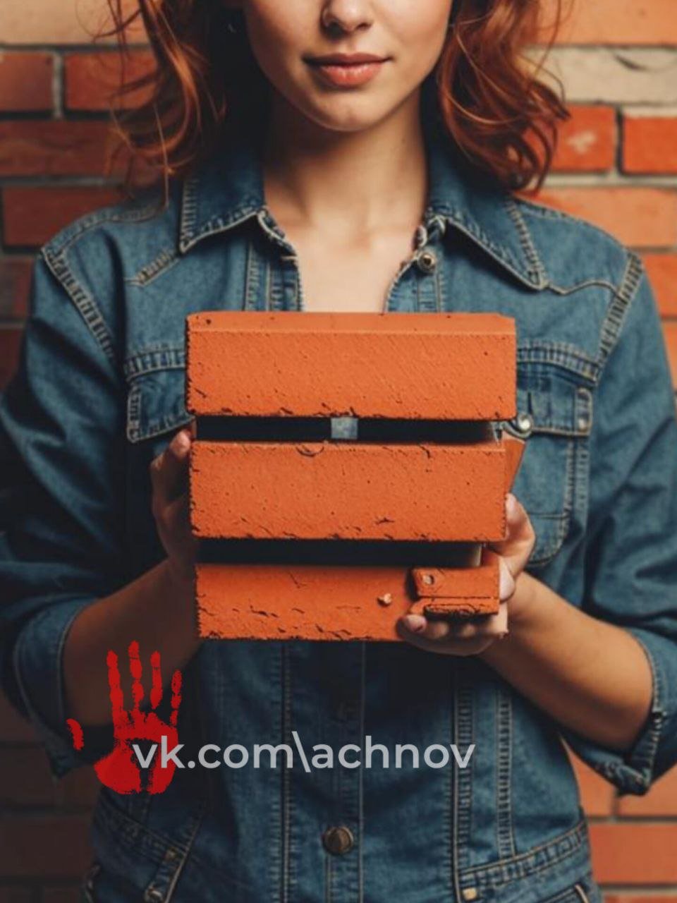 ‼ Челябинка осуждена за убийство знакомого, которого умертвила 27 лет назад Суд вынес приговор 59-летней женщине, которая в июне 1997 года в деревне Казанцево, во время распития спиртного, забила собутыльника кирпичом. По данным СК, между обвиняемой и её знакомым возник конфликт. В ходе ссоры женщина жестоко избила 40-летнего мужчину, используя не только руки и ноги. От полученных травм пострадавший скончался на месте. После преступления женщина скрылась в Казахстане и была объявлена в розыск. Однако в мае 2024 года её задержали при возвращении в Россию. Суд приговорил виновную к 6 годам лишения свободы в исправительной колонии общего режима.