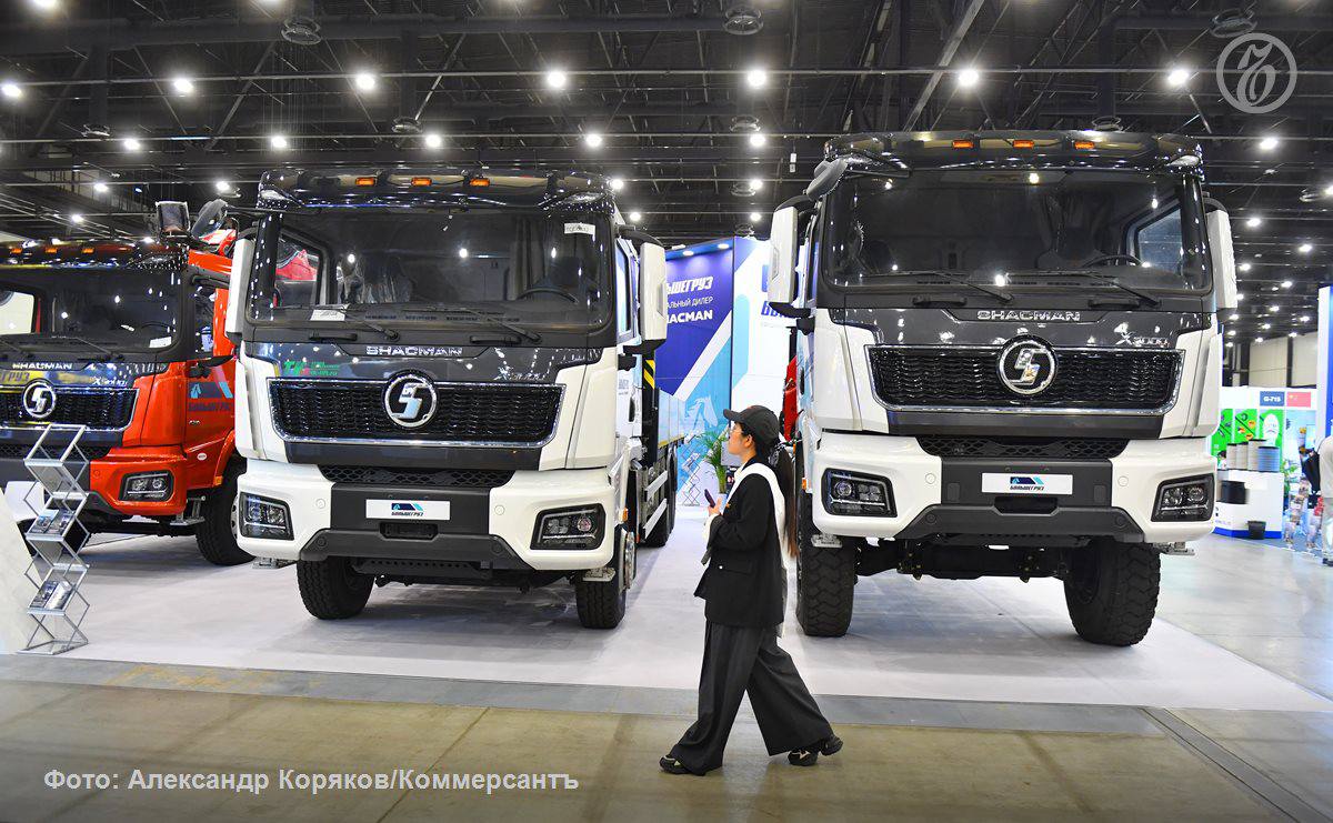 Автолизинг показывает признаки восстановления В третьем квартале 2025 года представители бизнеса приобрели в лизинг 74 2 тыс единиц автотехники Это почти на 13 больше показателя предыдущего квартала Эксперты связывают оживление со снижением ключевой ставки госсубсидиями и адаптацией участников рынка к работе со стоком Однако в условиях продолжающихся изъятий наибольший рост показывает сегмент подержанной техники за счет более привлекательных цен В целом до конца года ускорения роста выдачи новой техники участники рынка не ждут Ъузнал