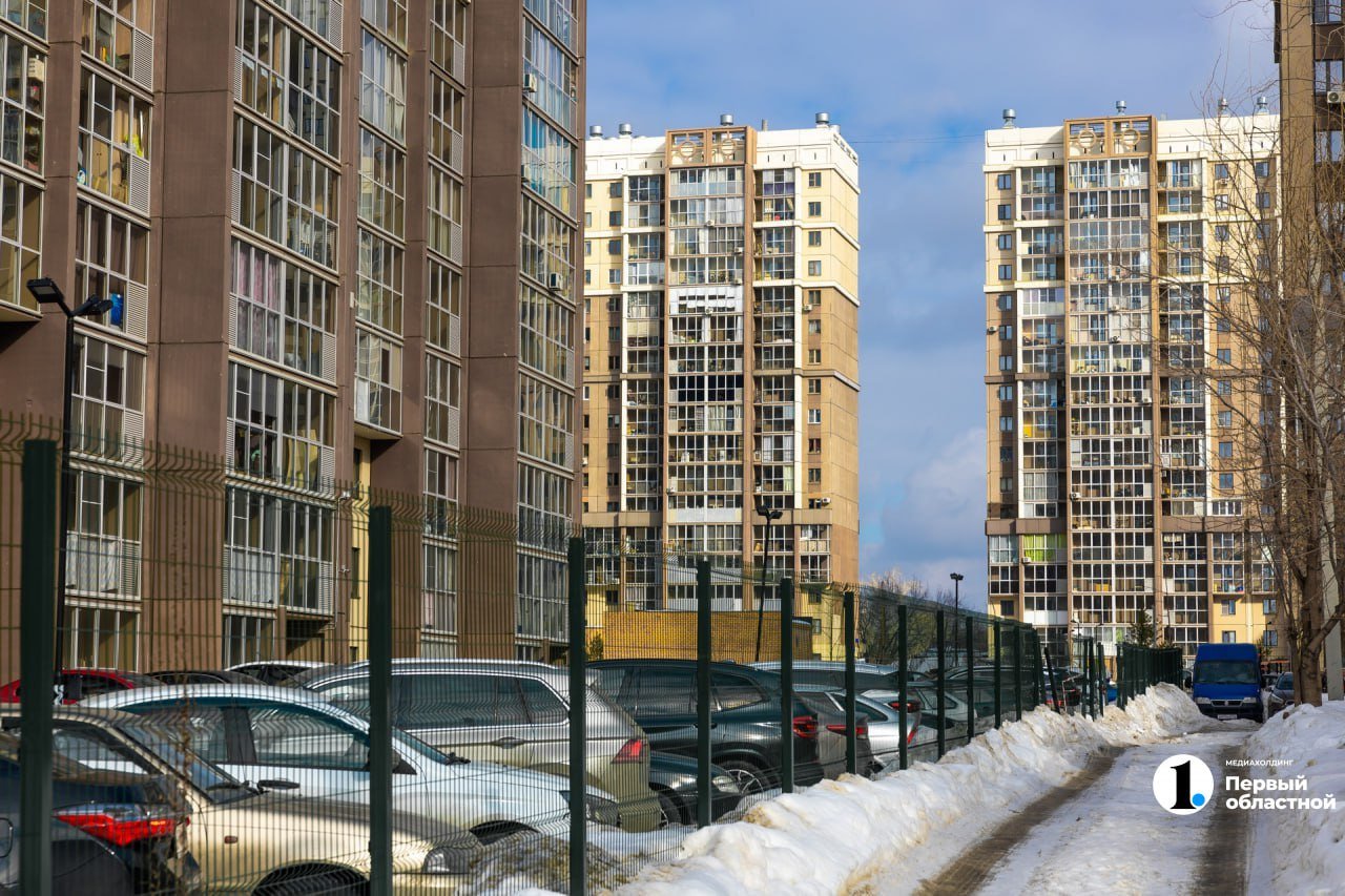 В Челябинске выросло количество предложений по аренде квартир   За месяц прирост составил 27,4%, при этом за ноябрь средняя стоимость аренды в городе практически не изменилась, а за год выросла на 20,9%.   Рост предложения обусловлен переходом на рынок долгосрочной аренды нераспроданной вторичной недвижимости и инвестиционных квартир, купленных под сдачу. Подробнее — в материале.