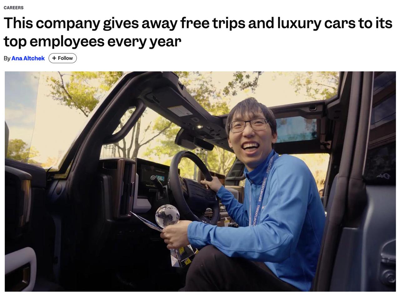 Работяге подарили новенький Porsche за 13 млн 173 тыс Конкурс на звание лучшего сотрудника ежегодно проводит компания ThreatLocker Главный приз люксовый автомобиль достаётся двум работникам Ещё 14 отправляют в отпуск на Багамы в Нью Йорк и Бостон investingcorp