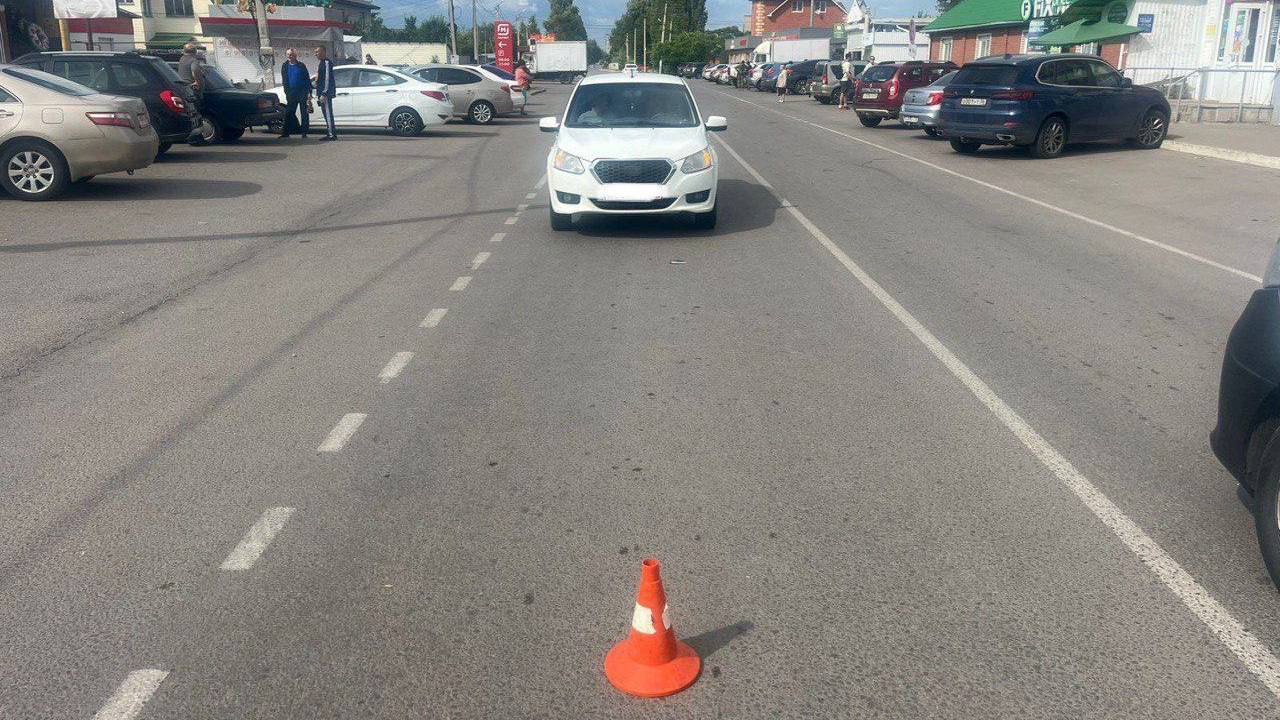 Под Воронежем автомобилист сбил 8-летнюю девочку По предварительным данным, около четырёх часов дня в посёлке Рамонь 46-летний местный житель, управляя автомобилем Datsun, сбил восьмилетнюю девочку, которая перебегала дорогу в неположенном месте. В результате ДТП она получила травмы. Подписаться Прислать новость