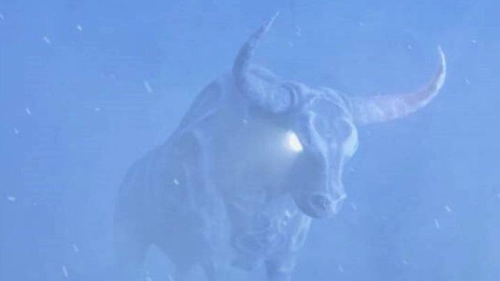 Бык холода теряет первый рог Что говорят легенды и эксперты Сегодня 31 января в Якутии наступает день отмеченный в старинных поверьях как первый признак ослабления суровой зимы Согласно легенде именно в этот день мифический Бык холода теряет свой первый рог символизируя начало долгожданного поворота к теплу Портал Якутия 24 узнал у экспертов по истории и этнографии откуда появился этот образ и как именно согласно разным версиям разваливается дух холода Подробнее читайте по ссылке yk24 ru в MAX Telegram ВК VK Видео