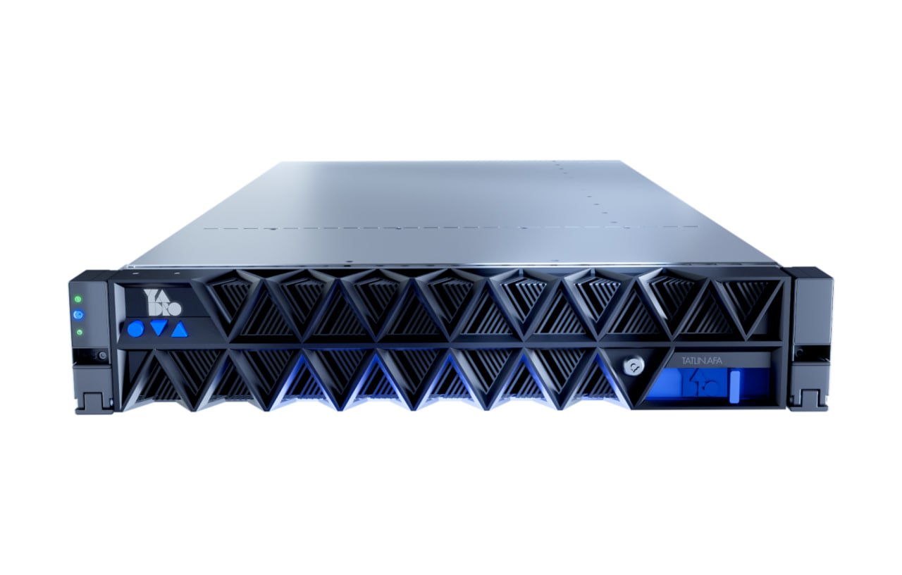 YADRO выкатила первую российскую All-NVMe СХД TATLIN.AFA: мощь для ИИ и больших данных На конференции ЦИПР-2025 российская компания YADRO представила свою новую разработку — систему хранения данных СХД TATLIN.AFA. Главная фишка — она полностью построена на сквозной NVMe-архитектуре, начиная от самих накопителей и заканчивая протоколами доступа. Система обещает впечатляющую производительность: до 2 миллионов IOPS и пропускную способность до 50 ГБ/с. Это делает её отличным решением для работы с высоконагруженными базами данных, сложной аналитикой, а также для задач искусственного интеллекта и машинного обучения, где скорость доступа к данным критична. Особо отмечается, что TATLIN.AFA — это полностью российская разработка и производится в России. На борту поддержка передовых технологий: NVMe-over-Fabrics, аппаратная компрессия "на лету", архитектура Symmetric Active-Active для высокой доступности и фирменная технология защиты данных T-RAID. Сейчас новинка проходит финальные нагрузочные тесты, и, по заявлениям компании, уже в скором времени должна появиться у первых заказчиков. ———————————————— - Канал про тренды из мира IT, технологий, нейросетей и бизнеса.