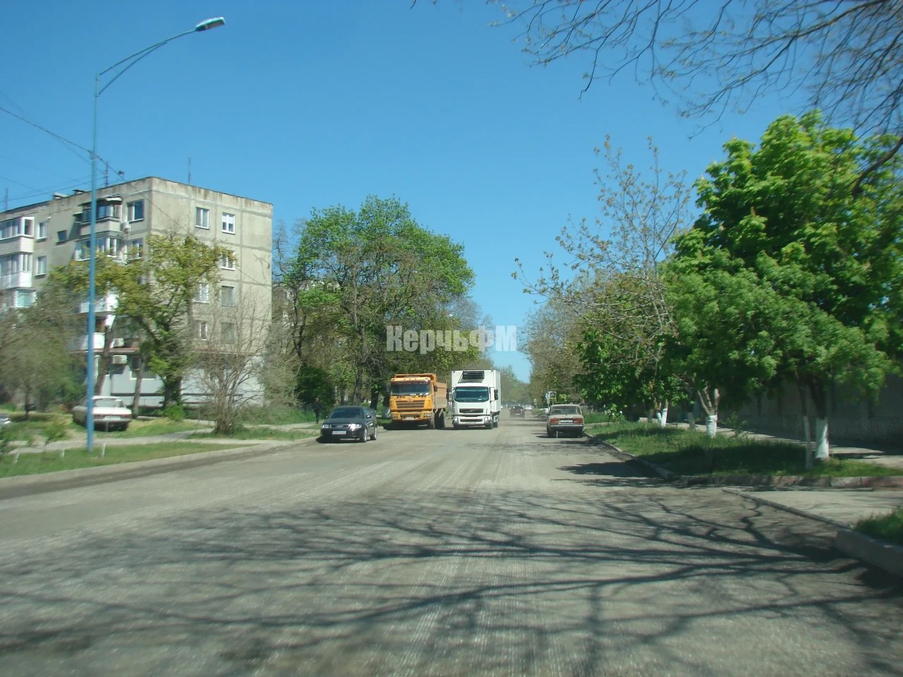 В Керчи минувшей ночью продолжили фрезеровать дорогу по Кирова Подрядчик профрезеровал дорогу по улице Кирова практически до Комсомольского парка, передает КерчьФМ. Напомним, вчера утром было выполнено фрезерование от Морского торгового порта до Второго портового переулка. Минувшей ночью работы продолжились и остановились чуть дальше школы № 25... подробнее
