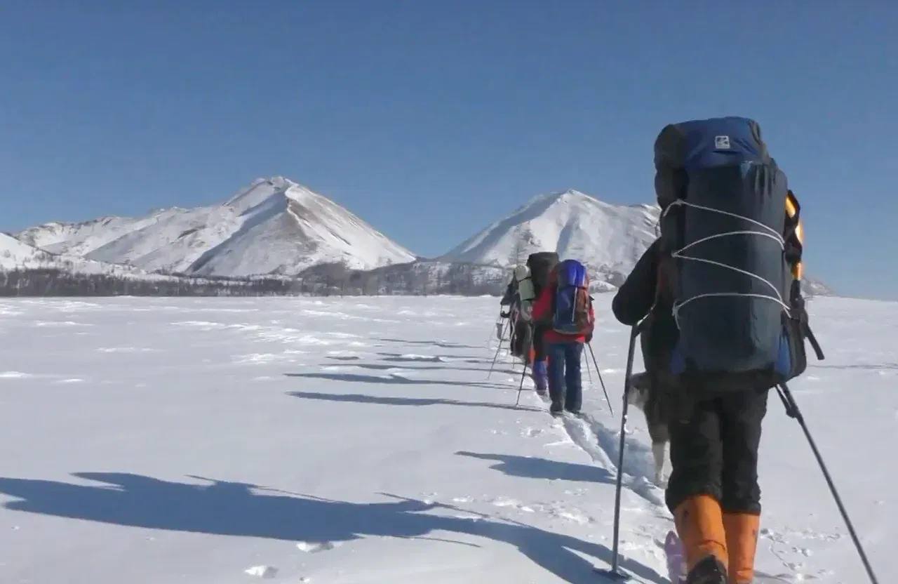 Свыше 800 фильмов о путешествиях поступило на конкурс Дальний Восток Земля приключений По итогам III сезона конкурса Дальний Восток Земля приключений на оценку жюри поступило 859 фильмов что почти в полтора раза больше чем во втором сезоне Об этом заявил инициатор проекта вице премьер полпред Президента РФ в ДФО Юрий Трутнев ulusmedia Читайте нас в MAX