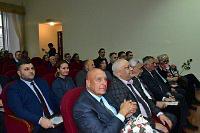 2 декабря 2025 года в Омском научном центре СО РАН состоялось расширенное заседание Ученого совета посвященное празднованию 35 летия со дня основания Центра Александр Кольцов Министр науки высшего образования и научно технологического развития Омской области поздравил ОНЦ с юбилеем и вручил работникам Центра награды Губернатора Омской области и регионального Миннауки Владимир Дорохин первый заместитель председателя Омского регионального отделения Союза машиностроителей России от имени омских машиностроителей поздравил ученых с юбилейной датой и пожелал успехов в реализации совместных проектов Омский научный центр СО РАН поздравили также представители АО ОНИИП АО ЦКБА АО ФНПЦ Прогресс ОАО Омсктехуглерод ОмГТУ Омского аграрного научного центра Омского филиала Института математики им Соболева СО РАН ЦНХТ ИК им Борескова лаборатории археологии этнографии и музееведения Института археологии и этнографии СО РАН