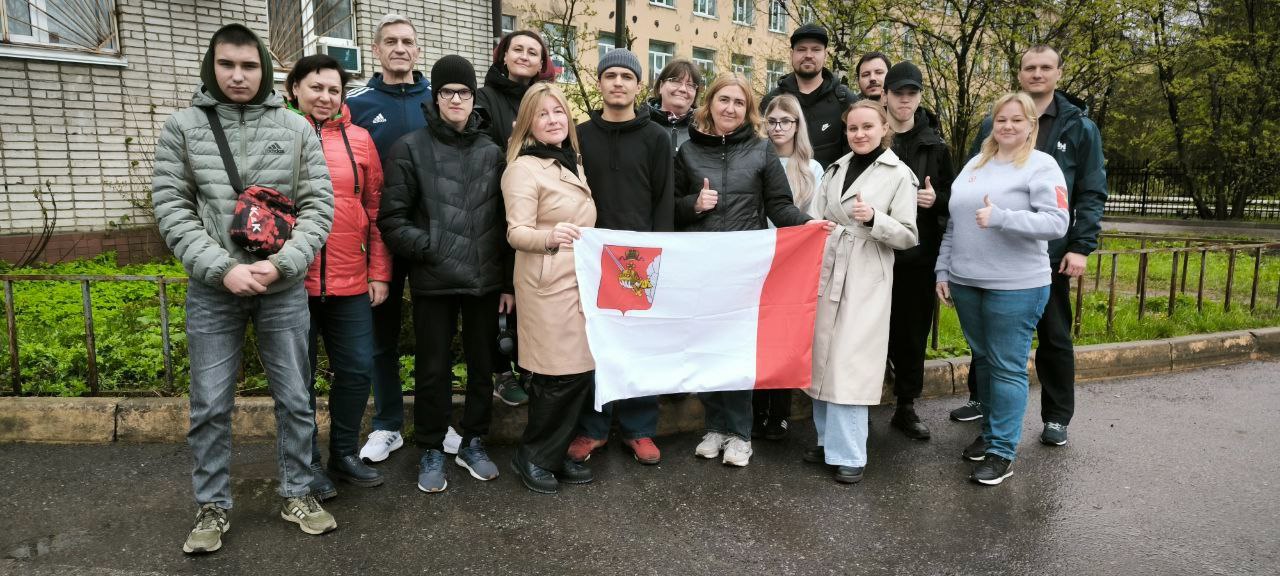 Команда Вологодчины отправляется на национальный чемпионат «Абилимпикс»-2025. По всей стране начинается отборочный этап национального чемпионата по профессиональному мастерству среди людей с инвалидностью и лиц с ограниченными возможностями здоровья «Абилимпикс». В этом году Вологодскую область представят 42 победителя X Регионального чемпионата, в том числе восемь школьников, 21 студент, 13 специалистов, среди которых один участник СВО. В мае и июне при поддержке Правительства Вологодской области участники отправятся на соревновательные площадки в Санкт-Петербурге, Московской и Тульской областях. Они выступят по 23 компетенциям. Всего в 13 субъектах России пройдут соревнования по 49 компетенциям, оценивать которые будет 841 эксперт из 61 региона. От Вологодской области в число национальных экспертов вошли 9 представителей из Вологодского колледжа права и технологии, Вологодского колледжа технологии и дизайна, Вологодского строительного колледжа, Череповецкого многопрофильного колледжа и Центра образования № 44 Череповца. Имена финалистов станут известны 1 августа, а в октябре лучшие из лучших сразятся за победу на финале чемпионата в Москве. #Во35 #Новости35_образование Александр Ершов Александр Ершов