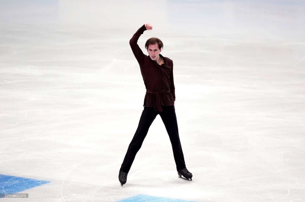 Грузинский фигурист Ника Эгадзе занимает первое место после короткой программы на чемпионате Европы Ученик Этери Тутберидзе набрал в мужском одиночном катании 91 28 балла На втором месте расположился эстонец Александр Селевко 88 71 а третью строчку занимает его брат Михаил Селевко 88 28 Свои произвольные программы на турнире мужчины представят 17 января Sputnik Грузия Telegram Сайт VK OK Дзен MAX