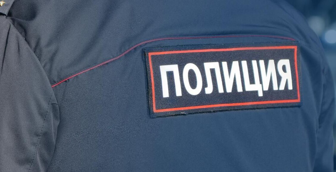 На Камчатке браконьер незаконно выловил более 100 килограмм рыбы Житель села Соболево Камчатского края незаконно добыл 102 килограмма чавычи и 2 килограмма кеты на берегу реки Большая Воровская. Мужчина ловил рыбу с помощью надувной лодки и жилковой сети. Нажмите для подробностей -