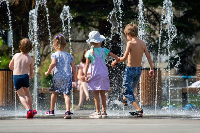 2025 год стал самым теплым в Челябинске за всю историю метеонаблюдений   www up74 ru articles news 168285 По данным Челябинского ЦГМС прошлый год побил температурный рекорд и стал самым теплым для Челябинска за всю историю метеорологических наблюдений Годовая температура составила 5 6 градуса что на 0 1 градуса выше предыдущего рекордсмена 2020 года сообщила Кристина Карпова ведущий синоптик отдела метеопрогнозов