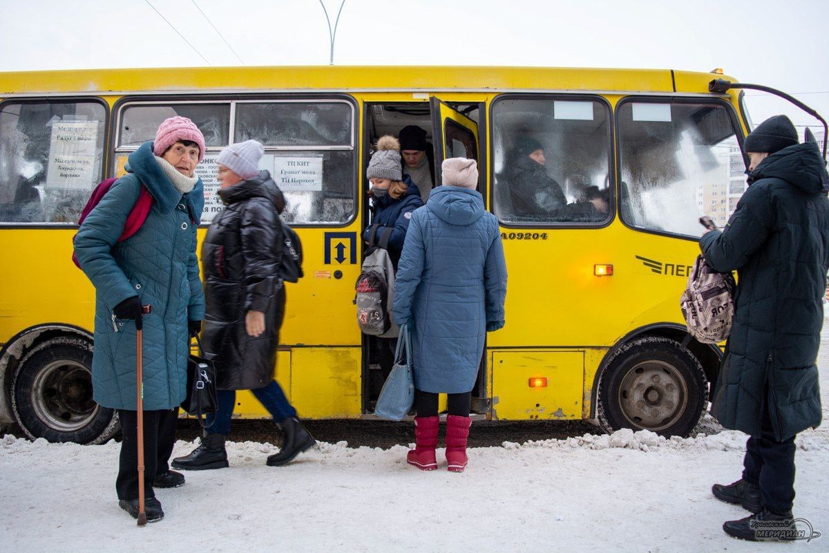 Екатеринбург планирует перейти на систему брутто-контрактов по автобусам с февраля следующего года, сообщил мэр Алексей Орлов   Город закупил более 190 новых автобусов. Троллейбусный парк тоже обновился  старые будут списаны   Настала очередь обновления трамвайного парка   «Уральский меридиан»