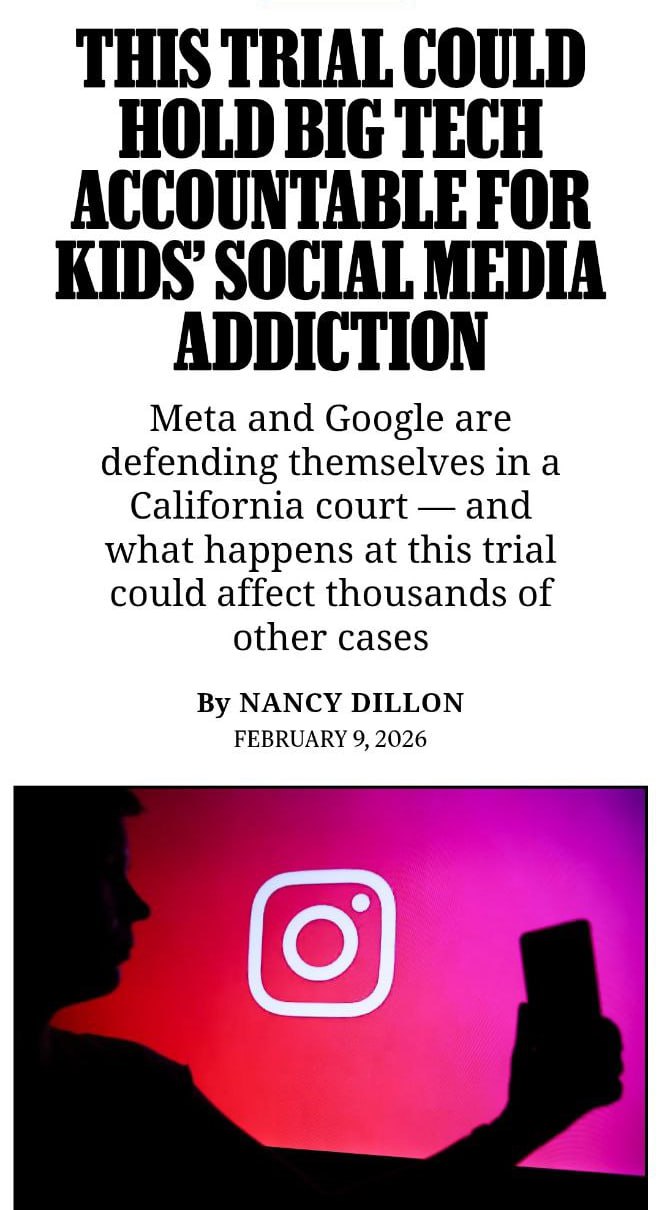 Мы буквально наркодилеры В Калифорнии начался процесс против Meta и Google Впервые в истории им придётся объяснять почему соцсети вызывают зависимость у детей Внутренние документы показывают компании знали об этом с 2020 года Сотрудники Meta писали друг другу Instagram это наркотик Мы толкачи Дети так подсели что больше не чувствуют радости от обычной жизни Один из них хотел доказать главе Instagram о связи с дофамином но тот психанул и запретил эту тему Если что примерно в то же время суициды среди подростков выросли на 62 Сейчас против техногигантов подано 2400 исков от родителей чьи дети покончили с собой или попали в больницы Если суд признает вину каждое дело может стоить компаниям миллионы Цукерберг и глава Instagram уже вызваны в суд для дачи показаний Шоу начинается Meta и её продукты признаны экстремистскими и запрещены на территории РФ