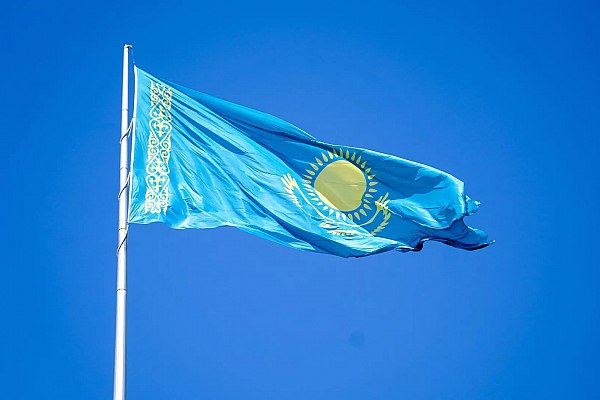 Над Казахстаном опасно сблизились самолеты Победы и Uzbekistan Airways Над Казахстаном 10 января опасно сблизились Boeing 737 800 авиакомпании Победа и Airbus A320 Uzbekistan Airways Об этом сообщает Интерфакс со ссылкой на Департамент по расследованию происшествий на транспорте Министерства транспорта Казахстана 10 01 2026 г около 05 42 по времени Астаны в зоне ответственности сектора А2И РДЦ Шымкент во время обслуживания рейса PBD997 направлением Внуково Самарканд авиакомпании Победа и рейса UZB9609 по направлению Термез Москва авиакомпании Uzbekistan Airways произошло авиационное событие говорится в сообщении aviaru net n291447