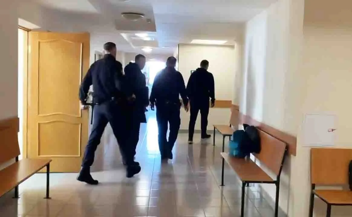 Суд оставил в силе строгий приговор экс сотруднику Росрыболовства За взятку его отправили в колонию строгого режима Бывший инспектор Росрыболовства проиграл борьбу за смягчение наказания приговор вступил в силу Судебная история завершилась для него тюремным сроком и многолетним запретом на госслужбу передаёт ИА Камчатское время Подробности по ссылке   kamtime ru article 61115b3f 2691 49d1 99f3 ca0c06c5f04c