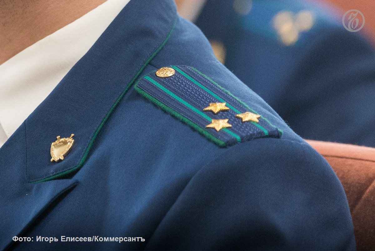 Ямало-Ненецкая природоохранная прокуратура устроила проверку после сообщений об обнаружении следов нефтепродуктов в водоеме около поселка Антипаюта Тазовского района. «Будут установлены обстоятельства произошедшего и степень вреда окружающей среде, дана оценка соблюдению требований законодательства об охране окружающей среды»,— отметили в пресс-службе прокуратуры Ямало-Ненецкого автономного округа. В ведомстве подчеркнули, что при наличии оснований будут приняты меры прокурорского реагирования, включая возмещение вреда. Подписывайтесь на «Ъ-Урал»
