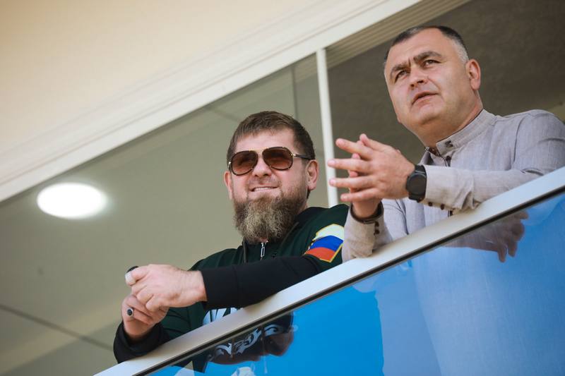 Алан Гаглоев поздравил Рамзана Кадырова с Днем Чеченской Республики Президент Южной Осетии Алан Гаглоев направил поздравительное послание главе Чеченской Республики Рамзану Кадырову в честь Дня Чеченской Республики Дня гражданского согласия и единения В своем послании Алан Гаглоев подчеркнул что этот день символизирует единство мудрость и сплоченность чеченского народа Он отметил значительный путь развития республики заложенный благодаря курсу первого президента Чечни Героя России Ахмата Хаджи Кадырова направленному на мир и созидание Президент Южной Осетии высоко оценил современные успехи Чечни в экономике социальной сфере образовании и культуре Особое внимание уделено крепким и дружественным отношениям между Южной Осетией и Чеченской Республикой а также уверенности в дальнейшем развитии сотрудничества и укреплении межгосударственных связей В завершение Алан Гаглоев пожелал Рамзану Кадырову крепкого здоровья и энергии а всему чеченскому народу мира благополучия и процветания