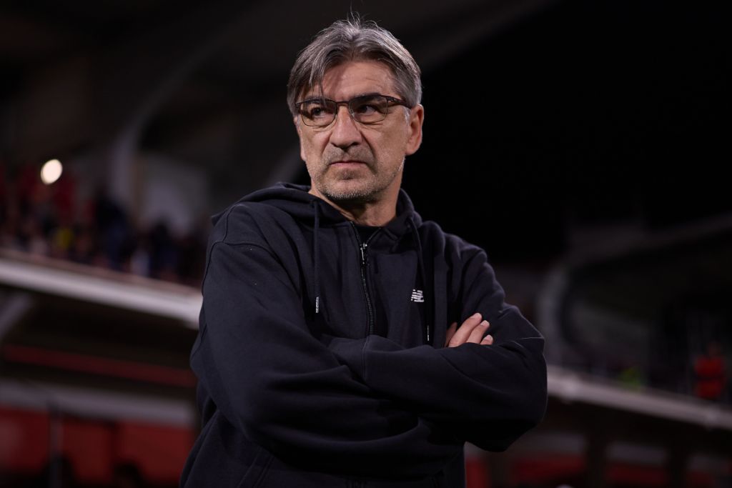 Аталанта объявила об увольнения Ивана Юрича с поста главного тренера 50 летний хорват летом возглавивший команду вместо ушедшего в Рому Джан Пьеро Гасперини отправлен в отставку после 11 туров Аталанта идет в турнирной таблице Серии А на 13 м месте