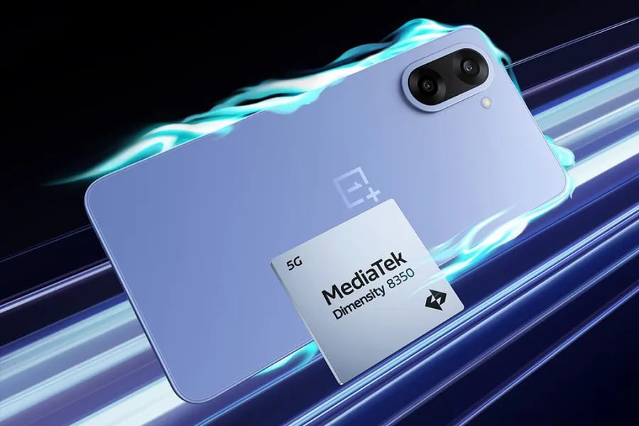 Вместе с OnePlus Nord 5 компания OnePlus представила смартфон подешевле и попроще — OnePlus Nord CE5. Правда, по части емкости аккумулятора — 7100 мАч — Nord CE5 даже превосходит Nord 5. Это самый большой аккумулятор в истории OnePlus, аналогичная батарея устанавливается в OnePlus Ace 5 Racing Edition. Что касается максимальной мощности зарядки, то она составила 80 Вт. OnePlus Nord CE5 получил экран AMOLED с диагональю 6,77 дюйма, разрешением Full HD+ и кадровой частотой 120 Гц. Пиковая яркость достигает 1400 кд/кв.м. OnePlus Nord CE5 получил экран AMOLED с диагональю 6,77 дюйма, разрешением Full HD+ и кадровой частотой 120 Гц. Пиковая яркость достигает 1400 кд/кв.м.