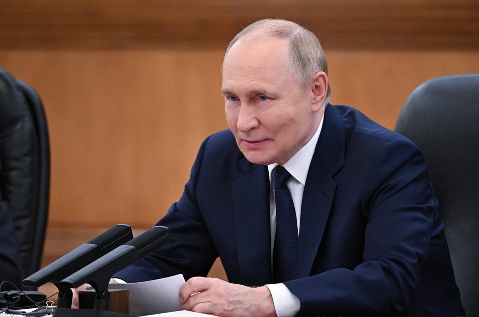 Путин потребовал жестко приводить в жизнь все решения по топливу в регионах Главы Минстроя и Минэнерго доложили Президенту о подготовке к отопительному сезону и обеспеченности топливом регионов а глава государства потребовал без лишнего благодушия реализовывать планы Читать полностью Подпишись на нас в MAX