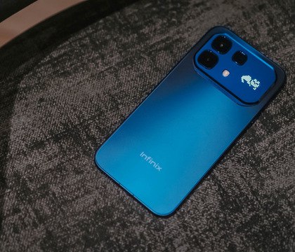 Представлены уникальные смартфоны Infinix Note 60 и Note 60 Pro с батареями емкостью более 6000 мА ч Компания Infinix представила серию Note 60 Речь идет о базовой модели и Pro шке Любопытно что Note 60 Pro является первым смартфоном Infinix c 2019 года с чипом Snapdragon Кроме того для охлаждения внутри разместили крупную испарительную камеру 3D IceCore 4758 мм² и медную пластину на 0 36 мм
