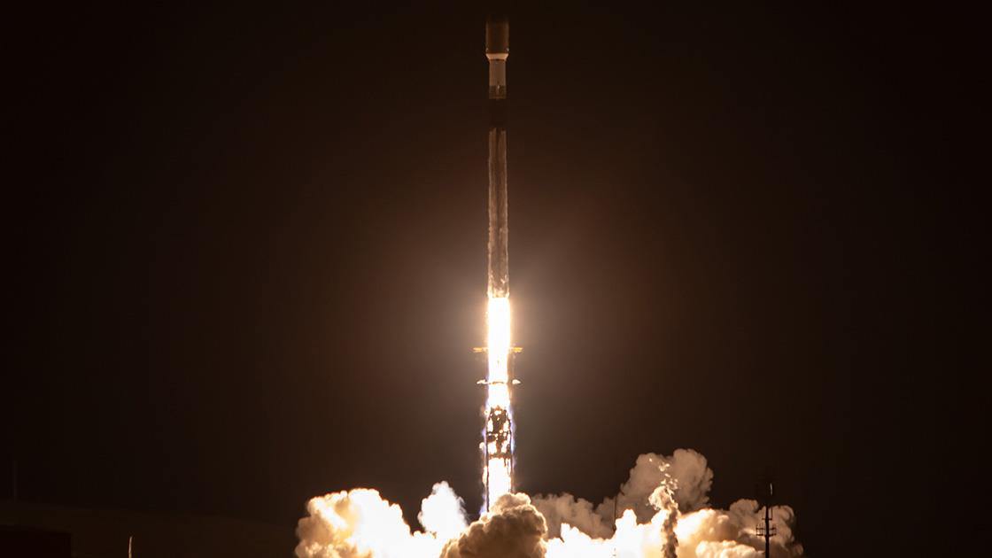 Число турецких спутников Plan S на орбите достигло 16 Один из важных представителей глобального космического сектора Турции Plan S запустил на орбиту 4 новых спутника Connecta IoT в рамках миссии SpaceX Twilight Согласно заявлению компании Plan S турецкий стартап занявший свое место на мировом рынке в рамках миссии SpaceX Twilight успешно вывел на орбиту еще 4 новых спутника Connecta IoT полностью самостоятельно выполнив все процессы от проектирования до тестирования производства и интеграции С присоединением 4 новых спутников общее количество спутников Connecta бренда Plan S ориентированного на глобальные спутниковые IoT услуги увеличилось до 16 Подробнее на нашем сайте v aa com tr 3797268 24 7 в сутки с Агентством Анадолу