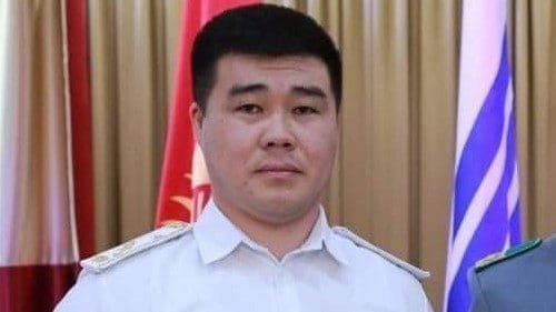 Баатырбек Жантаев назначен мэром города Балыкчи. Кто он Президент подписал распоряжение о назначении Баатырбека Жантаева мэром города Балыкчи Иссык-Кульской области. Согласно документу, назначение произведено в соответствии со статьей 71 Конституции КР и частью 1 статьи 47 Закона КР «О местной государственной администрации и органах местного самоуправления». Баатырбек Жантаев официально вступил в должность мэра Балыкчи. Из открытых источников известно, что он являлся одним из владельцев франшизы Black Star Burger в Кыргызстане, а также активно работает в строительном бизнесе. Также известно, что ранее он занимал должность в государственном предприятии «Кыргыз темир жолу».