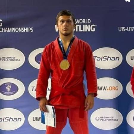 Тюменец стал чемпионом мира по грэпплингу Воспитанник клуба Раджа файт Айгун Омаров завоевал золото на чемпионате мира в Греции В его весовой категории за победу боролись 12 сильнейших спортсменов из разных стран В финале Айгун одержал уверенную победу со счётом 8 2