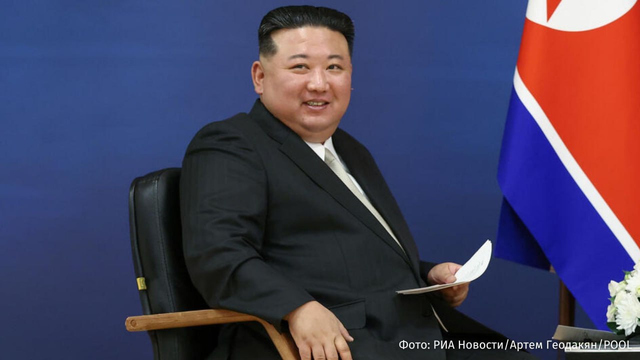 Ким Чен Ын пообещал постоянно и безусловно поддерживать все решения Владимира Путина Об этом председатель КНДР заявил в письме президенту РФ сообщает ЦТАК Этот выбор неизменный и останется вечным написал он Лидер КНДР также пообещал продолжать сотрудничество в стратегических интересах двух стран в соответствии с желанием их народов Ким Чен Ын отметил что гордится бесценными дружескими отношениями с Владимиром Путиным IZ RU в Telegram в MAX