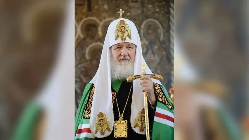 Опубликована программа визита Патриарха Кирилла в Оренбург 16 и 17 мая Патриарх Московский и всея Руси Кирилл прибудет в Оренбург с визитом 16 и 17 мая 16 мая Патриарх освятит закладной камень в основание возрождаемого Спасо Преображенского храма возле Музея истории города Оренбурга на ул Набережной 29 Вход к месту освящения свободный Необходимо пройти через рамку металлоискателя на ул Советской Начало молебного пения в 17 45 17 мая Патриарх Кирилл возглавит чин великого освящения храма преподобного Пимена Угрешского в Оренбурге Адрес Нижний проезд 4 Кроме того он проведет Божественную литургию в новоосвященном храме Проход на территорию храма откроется в 7 30 Богослужение начнется в 9 00 ВЕСТИ ОРЕНБУРЖЬЯ в telegram в MAX ВКонтакте