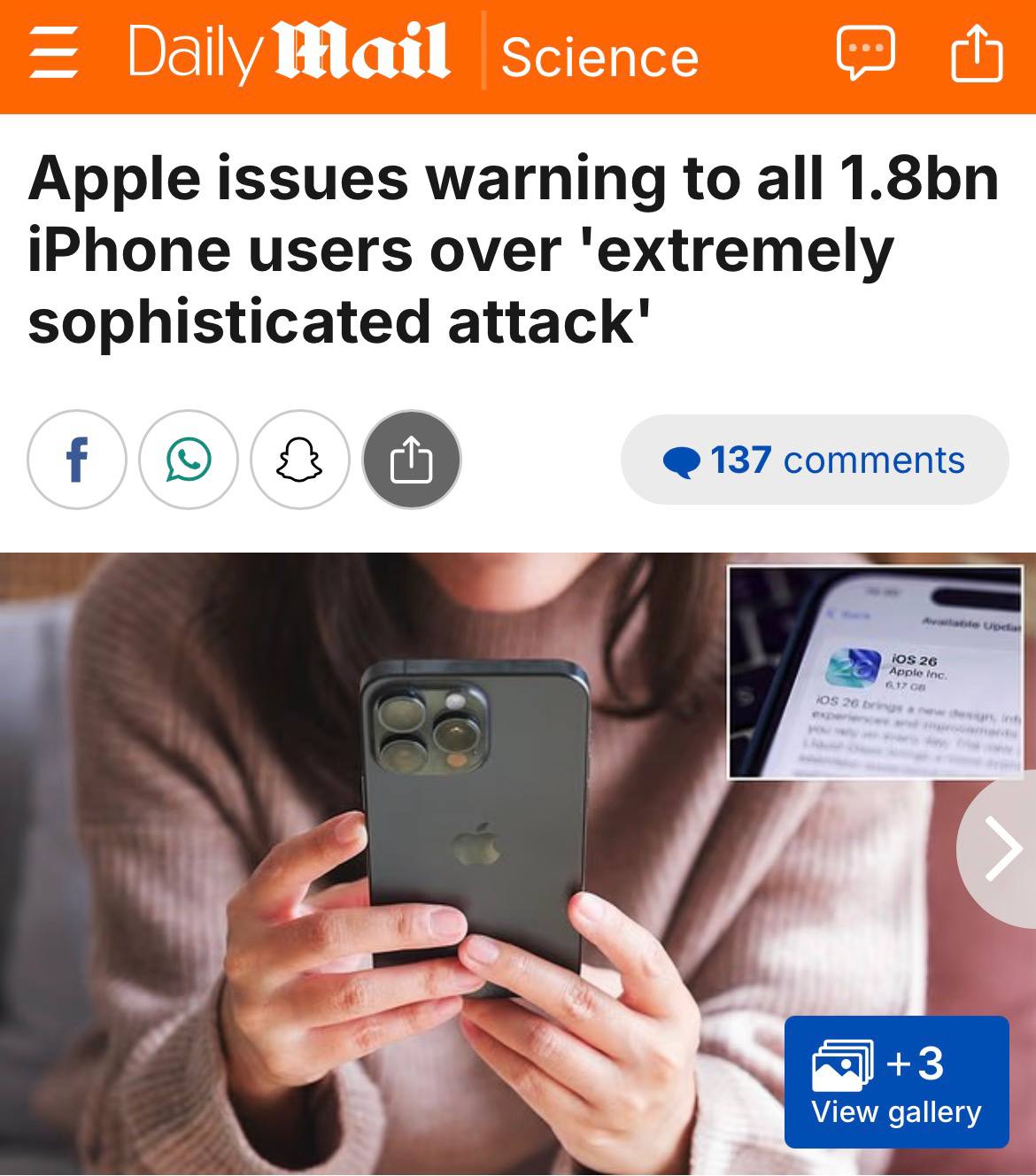 Apple срочно призывает обновить устройства из за угрозы взлома Под угрозой находятся актуальные модели iPhone и iPad пользователям советуют обновиться до iOS 26 2 Компания обнаружила уязвимость в движке WebKit которая позволяет злоумышленникам получить доступ к устройству Под угрозой все айфоны начиная с 11 й модели Apple описывает ситуацию как чрезвычайно сложную атаку и просит не игнорировать проблему Прямой эфир Наш MAX