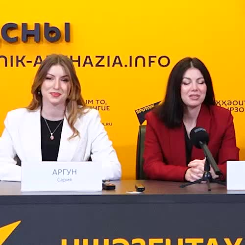 Фестиваль Мандарин стартовал в Сухуме с танцевальными игрищами и фаер шоу