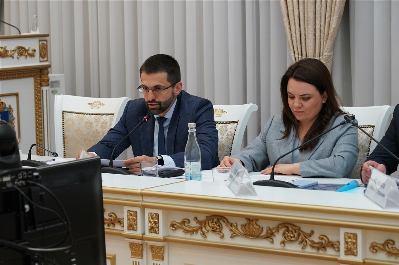 Градостроительный совет Самарской области одобрил реализацию трех проектов комплексного развития жилой застройки В четверг 21 августа под председательством вице губернатора Самарской области Дмитрия Яковлева проведено очередное заседание Градостроительного совета Самарской области возобновившего свою работу по инициативе губернатора Самарской области Вячеслава Федорищева volga news article 763186 html Фото пресс служба правительства Самарской области