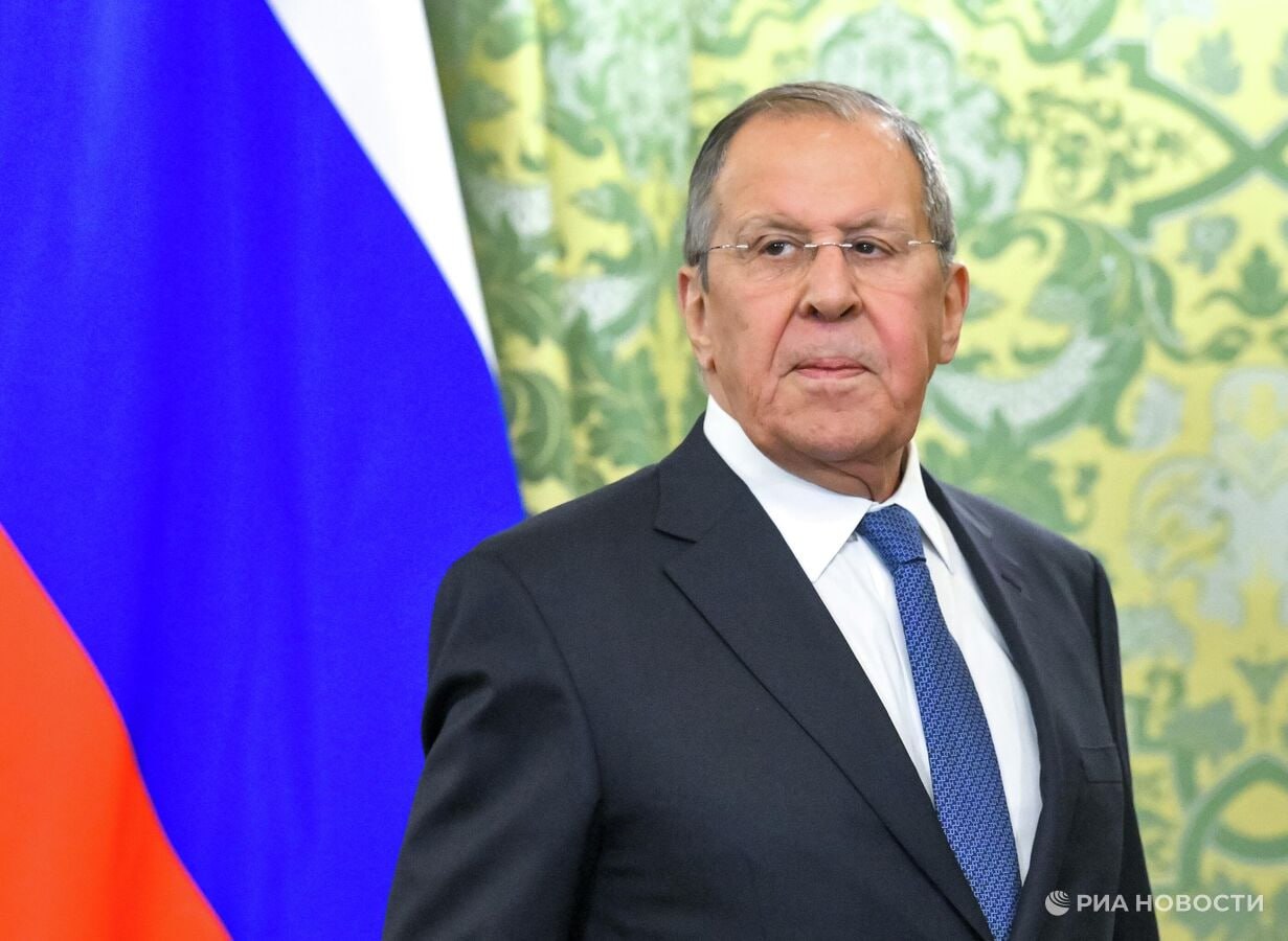 Цели спецоперации России на Украине остаются неизменными и не подлежат каким то конъюнктурным компромиссам Законный интерес России в контексте СВО заключается в том чтобы обеспечить свою безопасность заявил Лавров в интервью проекту Эмпатия Манучи Он пояснил что Россия готова к компромиссам но они не могут касаться ключевых принципов от которых зависит жизнь государства и миллионов людей Подписаться на РИА Новости