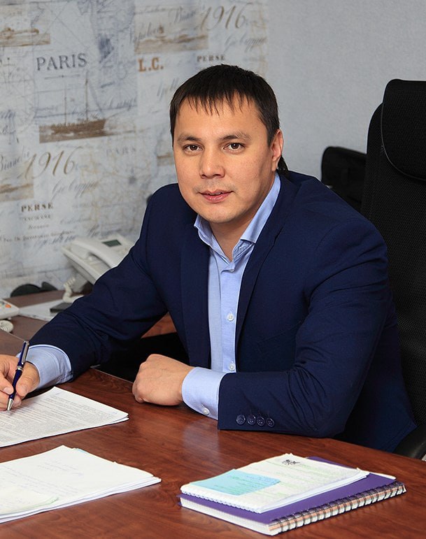 Задержан бывший глава Абзелиловского района В чем обвиняют Ильдара Нафикова неизвестно пишет ГорОбзор Он стал главой администрации в 2018 году В апреле 2025 ого досрочно ушел с поста