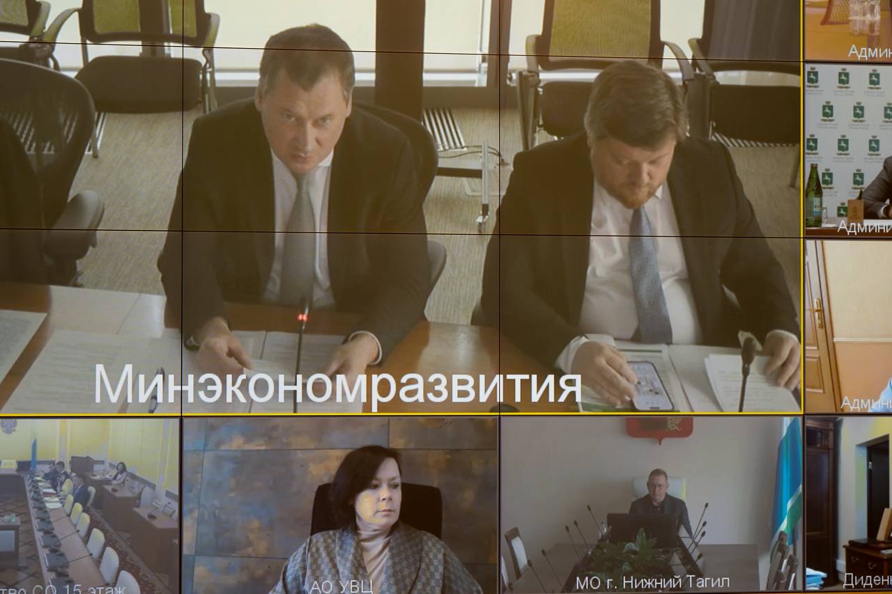 В ноябре этого года на форуме стратегического развития «Города России» ожидаем более 7 тысяч участников. Концепцию проведения мероприятия представил на заседании оргкомитета под руководством врио Губернатора Свердловской области Дениса Паслера. Уральская столица ежегодно становится площадкой, где обсуждается будущее российских городов. Представители муниципалитетов со всей страны не только делятся своими наработками, но и совместно находят эффективные решения проблем городского управления. При этом налаживается прямой диалог с региональными и федеральными органами власти, а также экспертным сообществом. Планируем, что программа будет включать около 70 деловых мероприятий: панельные дискуссии, круглые столы, образовательные модули, дебаты и прочее. Приложим все усилий, чтобы каждый участник форума получил практические инструменты и конкретные рекомендации, необходимые для успешного решения городских задач.