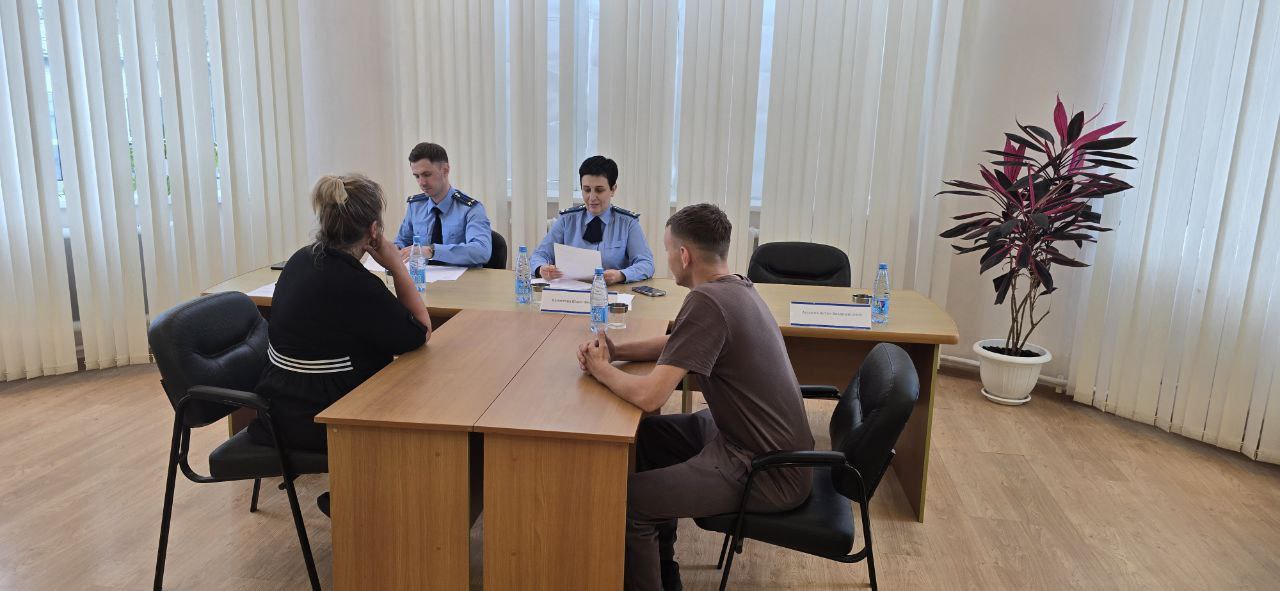 Амурский бассейновый природоохранный прокурор провел прием граждан в г. Николаевске-на-Амуре   Амурский бассейновый природоохранный прокурор Юлия Калистова провела личный прием граждан и предпринимателей в г. Николаевске-на-Амуре.     Заявители обратились по вопросам ликвидации свалок на землях лесного фонда, подъема затонувшего судна, загрязнении водных объектов.   По результатам приема поданы обращения, их рассмотрение поставлено на контроль.