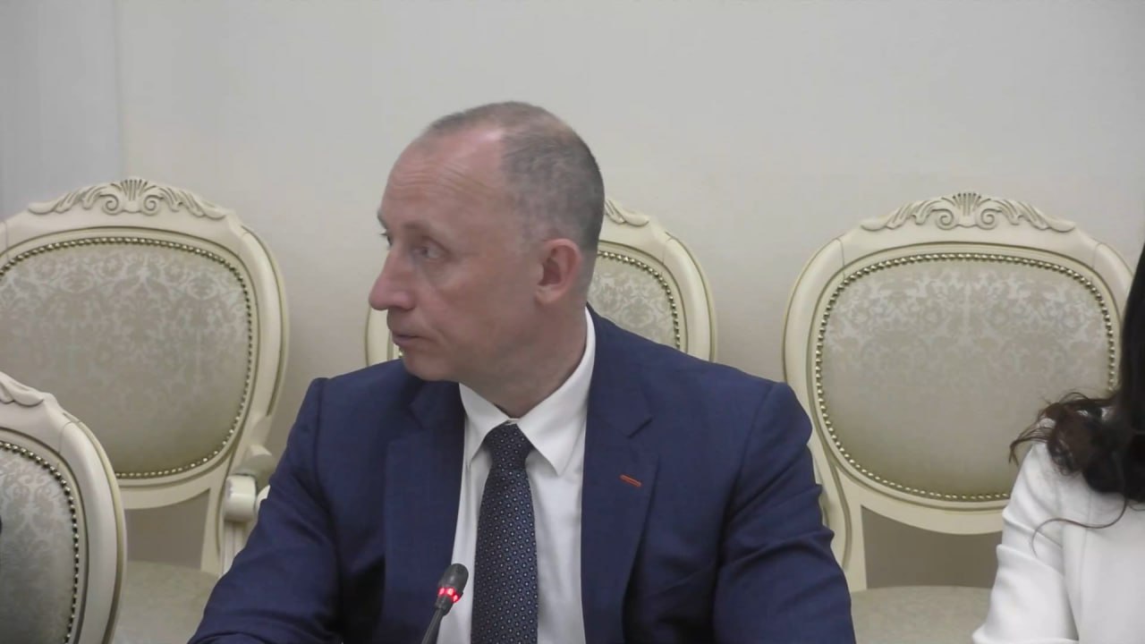 1 2 3 В Фатежском районе построят 17 тысяч квадратных метров жилья — Закончился второй конкурс на отбор застройщика для строительства поселка, в том числе для переселенцев, — сообщил врио замгубернатора Владимир Базаров. Не менее 8 тысяч квадратных метров предоставят по цене сертификатов. Вести-Курск. Только проверенная информация Прислать новость
