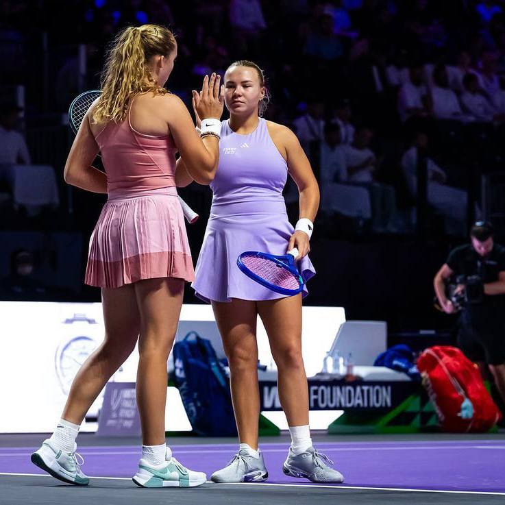 Мирра Андреева и Диана Шнайдер стартовали на WTA Finals с поражения от дуэта Дабровски Рутлифф 3 6 6 7 2 Но вся борьба еще впереди Jimmie48