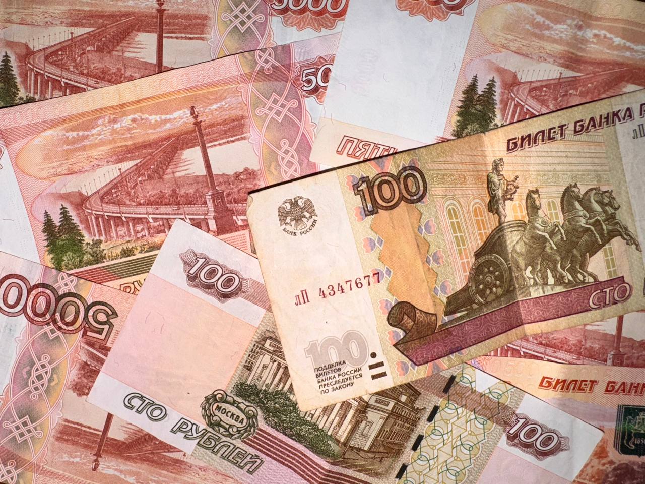 Доля отказов в розничных кредитах на Кубани выросла до 82 за год Доля отказов по всем заявкам на розничные кредиты в Краснодарском крае в декабре 2025 года составила 82 9 увеличившись на 3 1 процентного пункта по сравнению с аналогичным периодом прошлого года По доле отказов Краснодарский край занял 5 место среди 30 регионов лидеров по заявкам на розничные кредиты