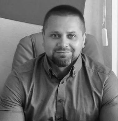 В Ракитянском районе погиб Александр Гаркавенко, глава Гончаровского сельского поселения Суджанского района Курской области. Его автомобиль атаковал дрон на участке дороги в районе села Борисполье Ракитянского района. Соболезнуем родным и близким. Пoдпишись на «Белгород №1»