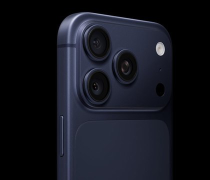 iPhone 18 Pro Max будет толще и тяжелее предшественников Instant Digital Как сообщает 9to5Mac ссылаясь на данные инсайдера Instant Digital iPhone 18 Pro Max будет толще и тяжелее своих предшественников Более того устройство может стать самым тяжелым яблочным смартфоном за всю историю бренда Информатор утверждает что iPhone 18 Pro Max будет весить более 240 г