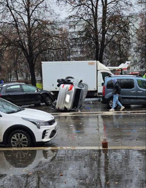 Три человека пострадали в массовом ДТП на проспекте Андропова Движение транспорта на месте происшествия затруднено Подписаться Прислать новость