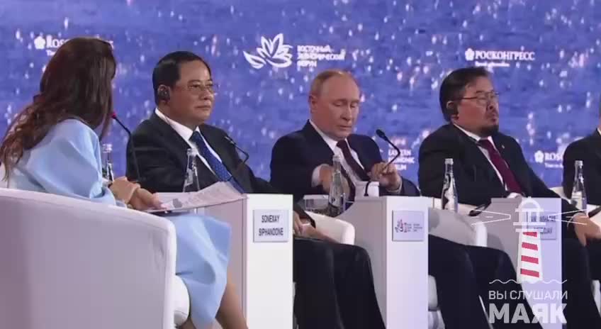 Путин подчеркивает важность денег, но не как главного приоритета
