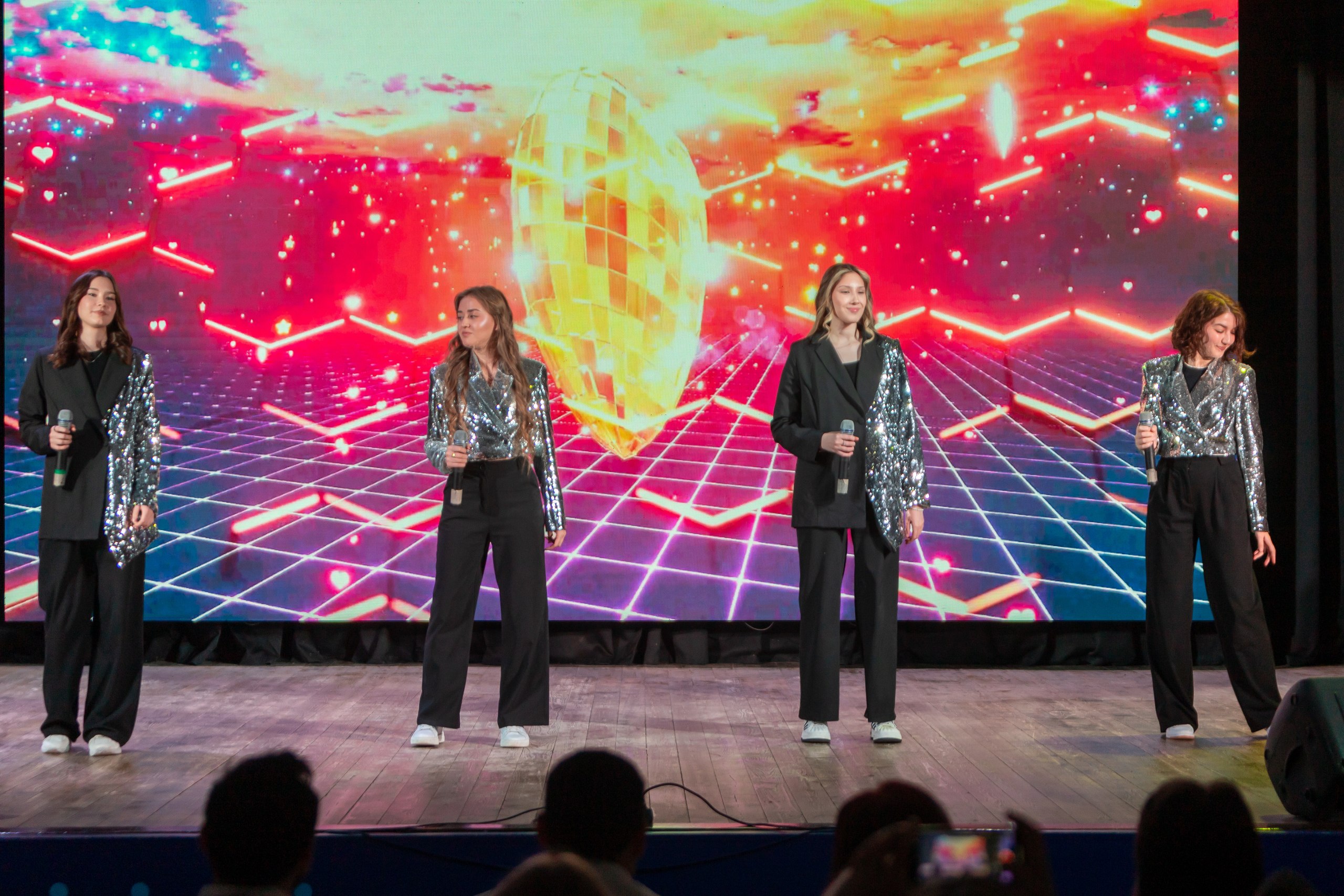 Советники по воспитательной работе из 22 регионов России пройдут обучение в БГПУ им М Акмуллы 10 ноября в Акмуллинском университете стартовала программа повышения квалификации Деятельность советника директора по воспитанию и взаимодействию с детскими общественными объединениями в общеобразовательных организациях Обучение по ней пройдут 150 советников директоров колледжей по воспитательной работе из 22 регионов России Программа рассчитана на пять дней в течение которых опытные советники по воспитанию будут осваивать тонкости организации воспитательной работы Они обменяются профессиональным опытом обсудят региональные практики посетят лекции мастер классы и практические занятия Программа реализуется Росдетцентром при поддержке Министерства просвещения РФ на площадках 15 педагогических вузов страны и Всероссийского детского центра Океан Подробнее на сайте БГПУ им М Акмуллы НовостиБГПУАкмуллы Акмуллинский БГПУАкмуллы