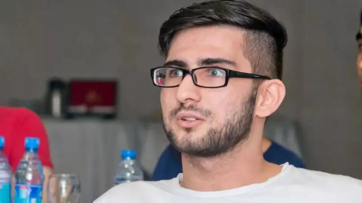 В Бакинском суде по тяжким преступлениям завершился судебный процесс по возбужденному Службой государственной безопасности СГБ уголовному делу в отношении Бяхруза Самедова, обвиняемого в государственной измене. Бяхруз Самедов был задержан в ходе оперативно-следственных мероприятий, проведенных СГБ в августе 2024 года. Он обвинялся в сотрудничестве со спецслужбами Армении - по статье 274 «Государственная измена» УК Азербайджана. На заключительном процессе под председательством судьи Эльнура Нуриева Бяхруз Самедов был признан виновным и приговорен к 15 годам лишения свободы.