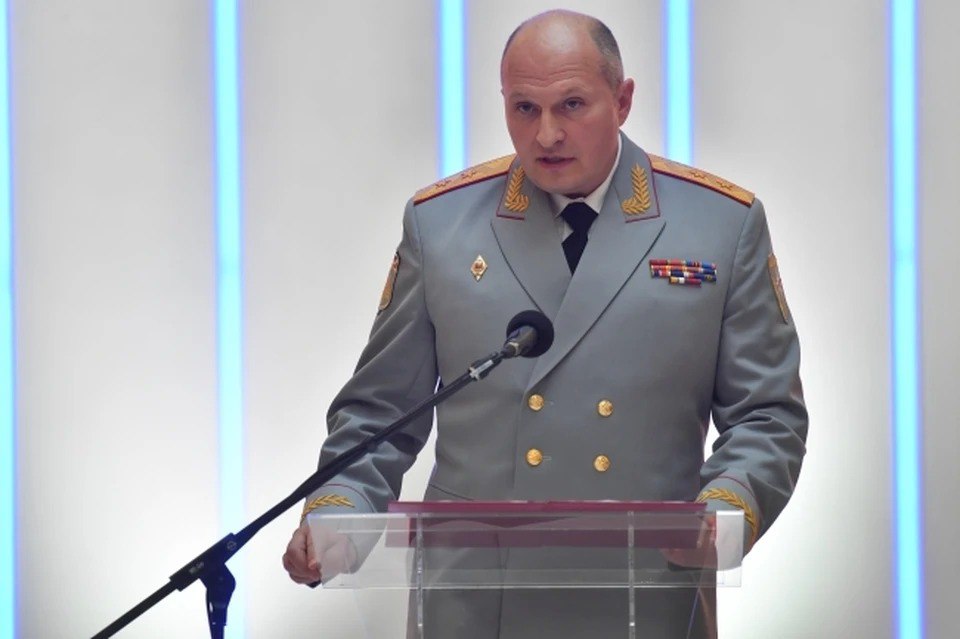 Полпред Жога и Глава МЧС России обсудили подготовку спасателей в УрФО В Екатеринбург с рабочим визитом прилетел глава МЧС России Александр Куренков Руководитель Министерства чрезвычайных ситуаций встретился с полпредом президента РФ в УрФО Артёмом Жогой Деталями визита полномочный представитель поделился у себя в соцсетях Александр Куренков и Артём Жога обсудили перспективы строительства учебно тренировочного центра для профессиональной подготовки пожарных и спасателей Планируется создание современной базы на полигоне Уральского института ГПС МЧС России в Сысертском районе Свердловской области Подписаться на Жизнь в Екб