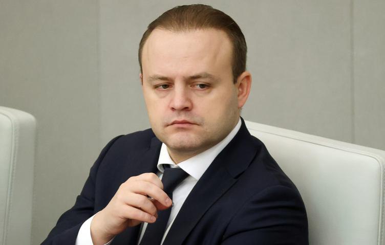 Судя по тому, что Владислав Даванков возглавил список кандидатов от "Новых людей" на выборах в Законодательное собрание Новосибирской области, он и в Томск заедет. Правда, в Томске выборы помельче, и с кандидатами пока полная неясность